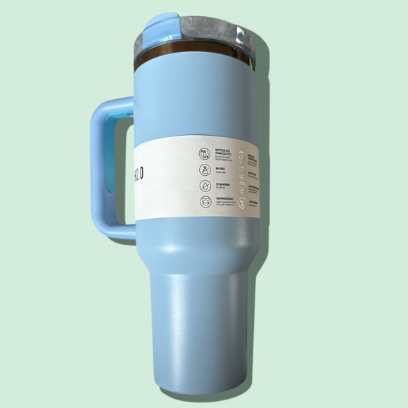 Stanley Quencher H2.0 Tumbler in Light Blue Heather. 40oz. Comes with box - Picture 3 of 3